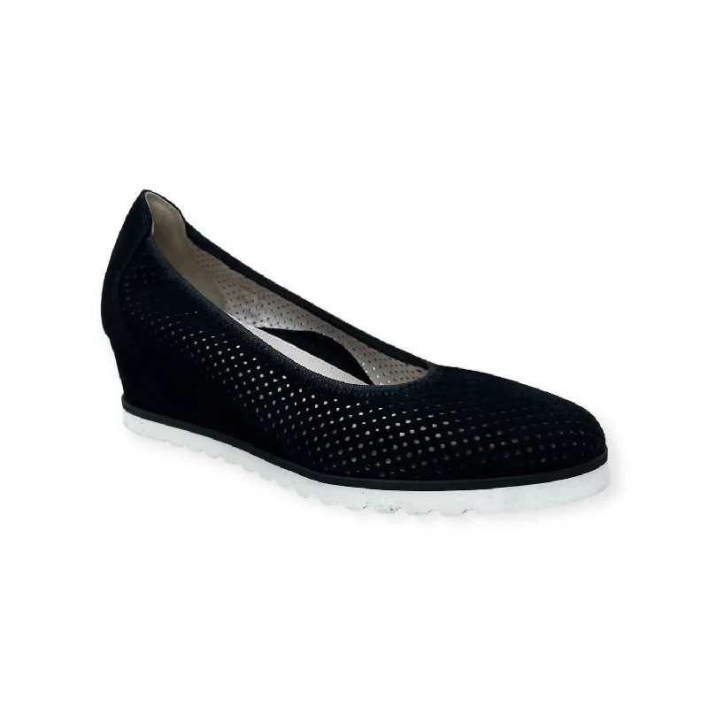 Women's Joy Slip On Wedge Shoe In Black