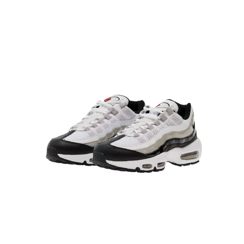 Women's Air Max 95 Sneakers In White/black-Lt Iron Ore