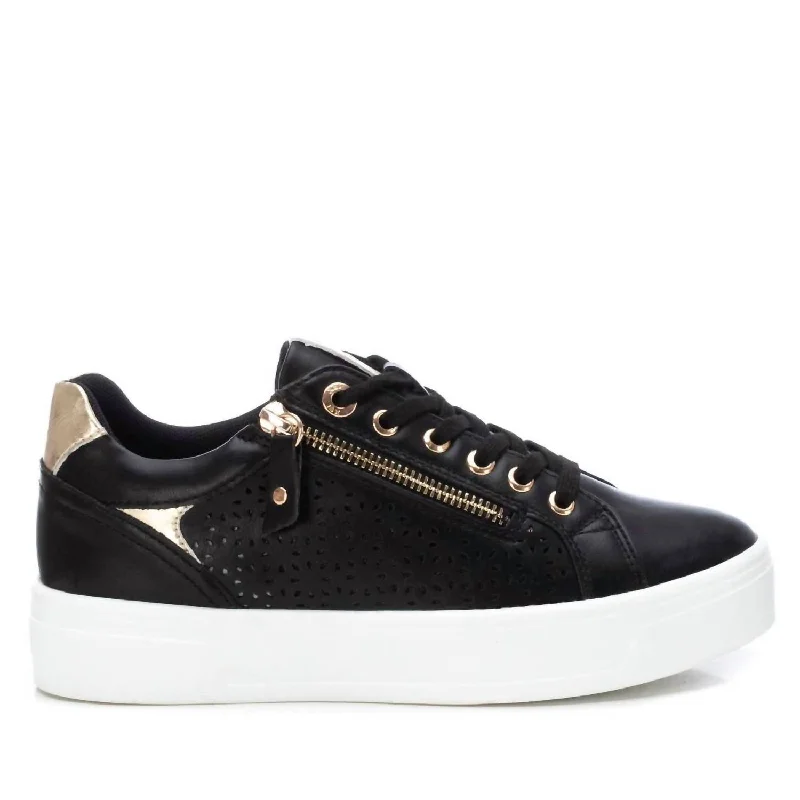 Women's Leather Sneakers In Black